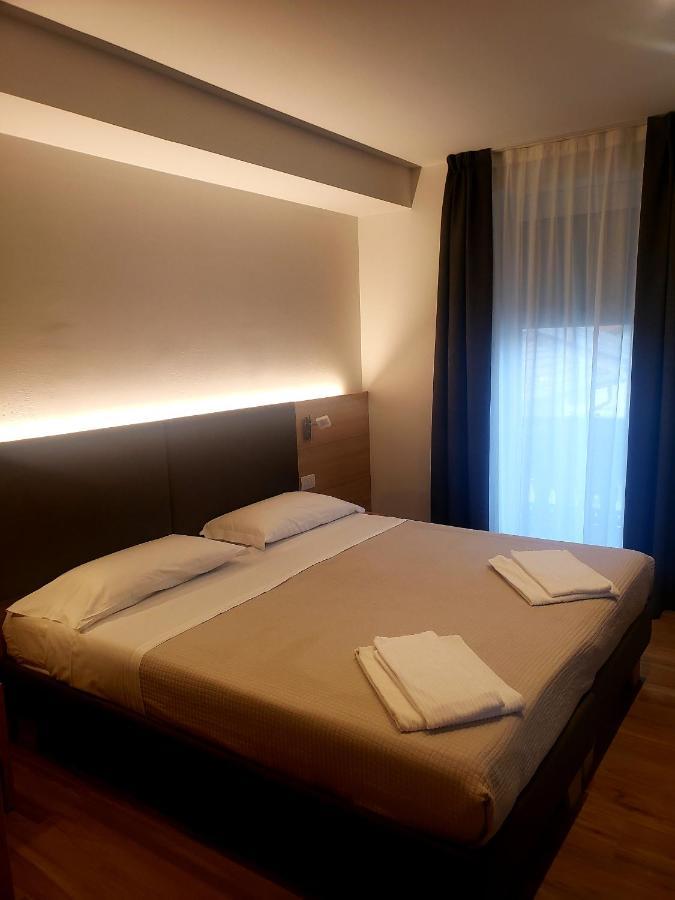 Hotel Cantaleone San Michele allʼAdige Exteriör bild