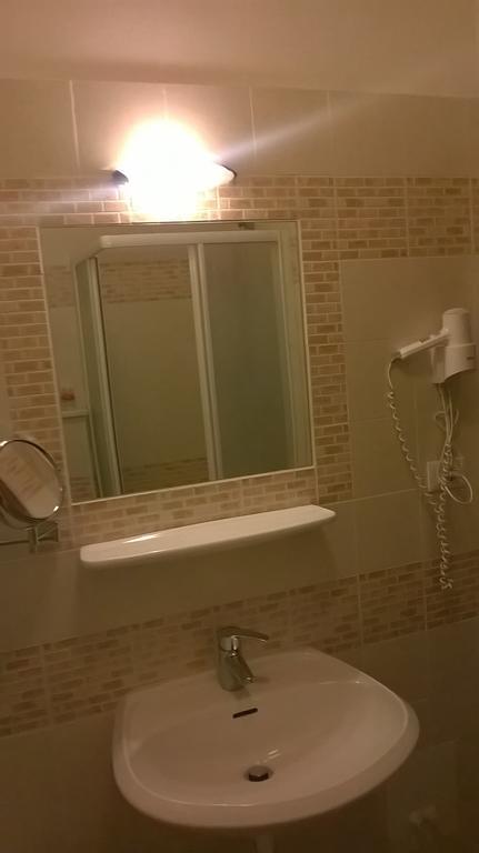 Hotel Cantaleone San Michele allʼAdige Rum bild